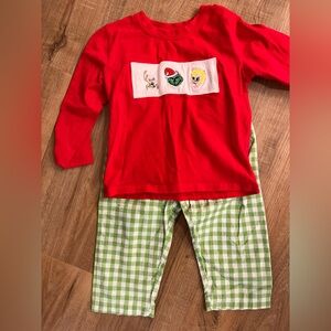 2T Grinch outfit. XS on tag but we wore as a 2T